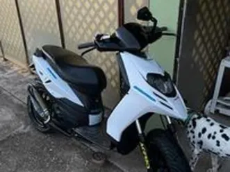 aprilia sr motard 2017