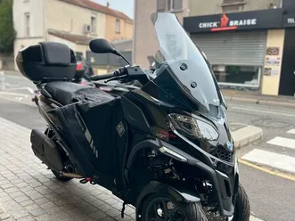 scooter piaggio mp3 400 hpe + tablier, top case et dosseret offert