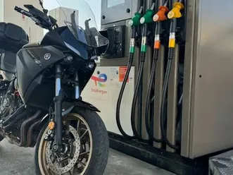 yamaha tracer 700 gt shifter up + top case et valise latérale