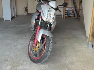 vend moto er6n