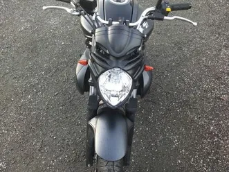 moto suzuki 650 gladius