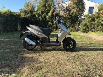piaggo typhoon 50 cc 2t (2020) bon état , bien entretenu