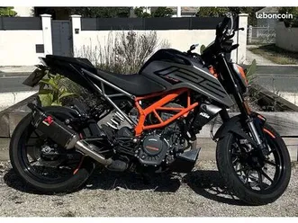 moto ktm duke 125 cm3 en tres bon etat