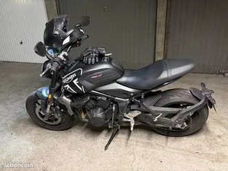 triumph trident 660
