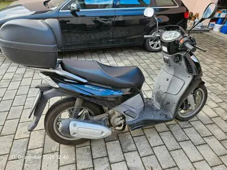 aprilia sport city 300