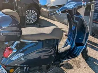 vespa - primavera 125 abs con baúl