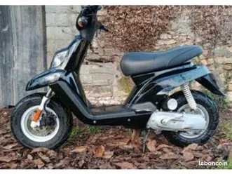 booster mbk spirit ■39000kms noir ■carénage neuf avec facture ■pot échappement yasuni r■+ pot origine■feux led ■plus de photos sur demande