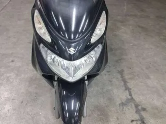 suzuki burgman 150 nero