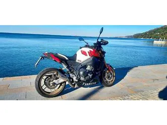 yamaha mt-09 bianco