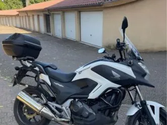 honda nc 750 x – très bon état – prête à rouler