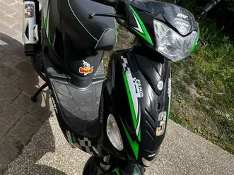 scooter imf en état irréprochable