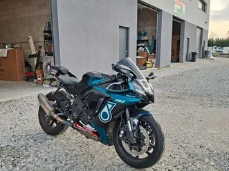 yamaha r1