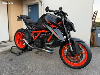 1390 super duke r 2024 avec ligne akrapovic