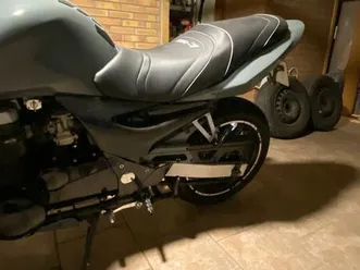 vend moto kawasaki zr7