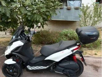 piaggio mp3 hpe