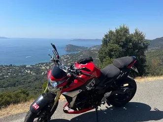 suzuki gsr 750 yoshimura