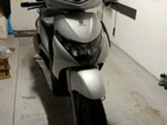 beverly 250 con 18000 km