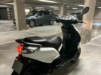 ② piaggio fly 125 cc