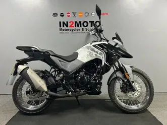 2024 (74) sym nht 125 in black/white