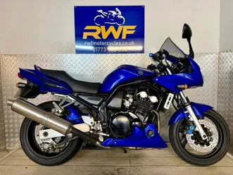 yamaha fzs, 600 faser, 2003, vgc, 29,635 miles with sh, 12 months mot, ride away