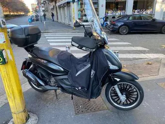 piaggio beverly 300 police nero