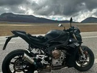 bmw s1000r triple black 2024