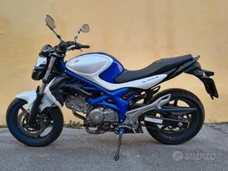 suzuki sfv gladius 650 - 2011