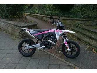 fantic xmf 125 performance pink edition0