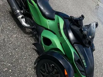 can-am spyder rs