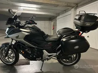 honda nc750xa 2017 - 54.000 km super accessoriata