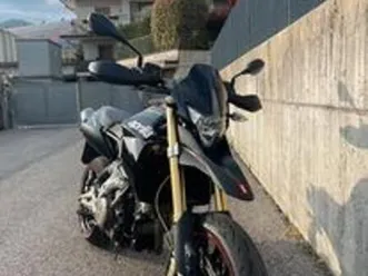 aprilia dorsoduro 750