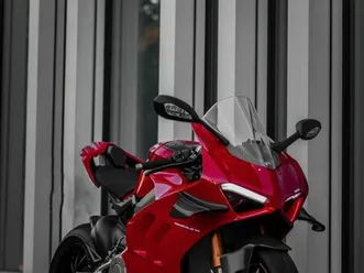 ducati panigale v4 s