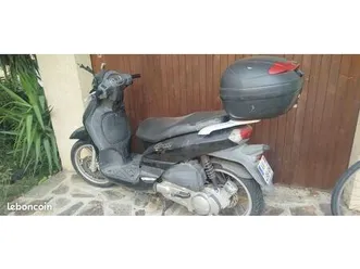 scooter peugeot tweet