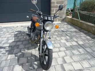 vend moto yamaha 400xs de 1978