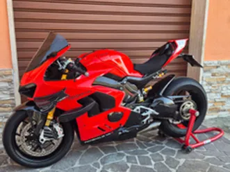 ducati panigale v4 full carbon