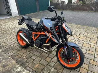 ktm-1290-super-duke-r