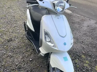 scooter piaggio fly 50