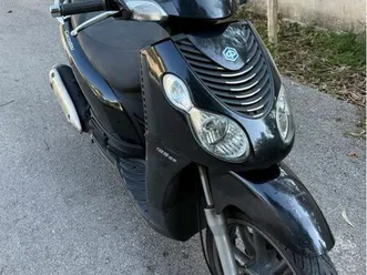 scooter piaggio 125