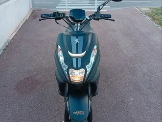 scooter peugeot streetzone 50 cc – 2022 – 7387 km – très bon état