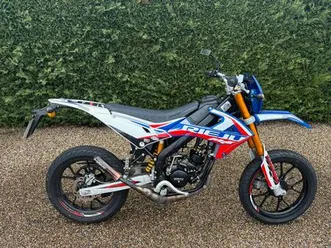 vend moto rieju 50 cm3