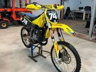 suzuki-rm-85-2015