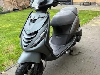 piaggio zip 4t - 2020 - grijs — scooters | yamaha — marktplaats