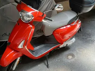 farbe rot mit koffer, neuwertig