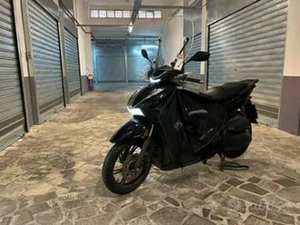 honda sh 350 nero del 2024 - km 2.700