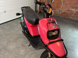 ② yamaha bws vivid red