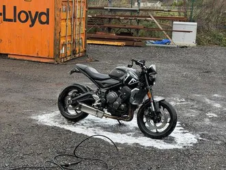 triumph trident 660 roadster/retro petrol manual x-ring euro 5 (82 ps) 660 cc