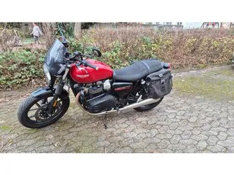 triumph gedrosselte street twin 900 mit vielen extras!