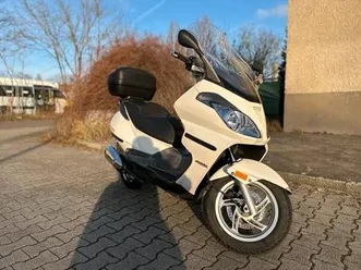 aprilia atlantic 300s 2015 givi top case 1990€