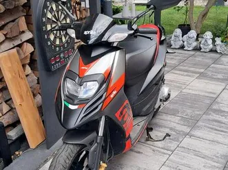 roller aprilia sr50 bj. 2019 nur 4400 km gelaufen