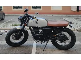 mutt akita 125 - em bom estado moita